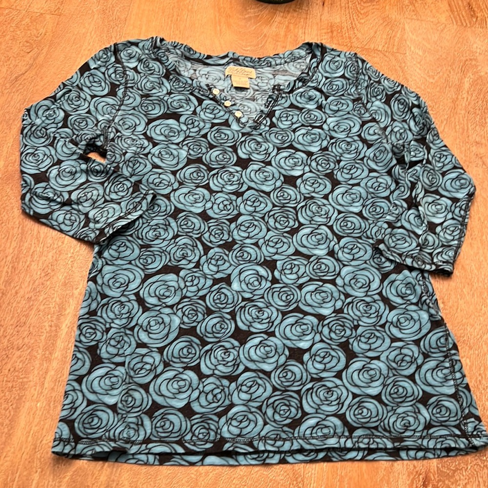 Lucky Brand Top: blue roses